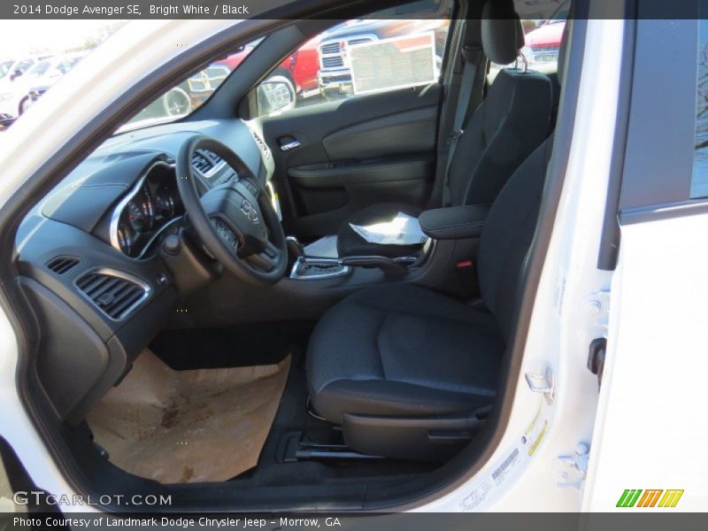 Bright White / Black 2014 Dodge Avenger SE