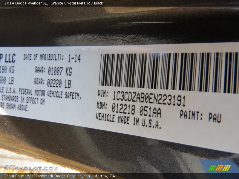 Granite Crystal Metallic / Black 2014 Dodge Avenger SE