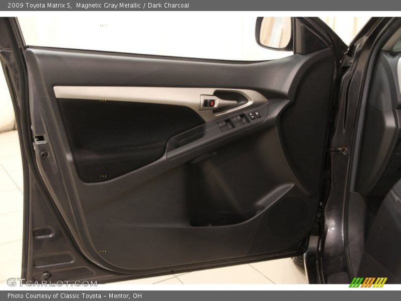 Magnetic Gray Metallic / Dark Charcoal 2009 Toyota Matrix S