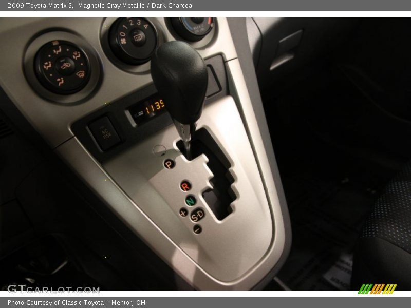 Magnetic Gray Metallic / Dark Charcoal 2009 Toyota Matrix S