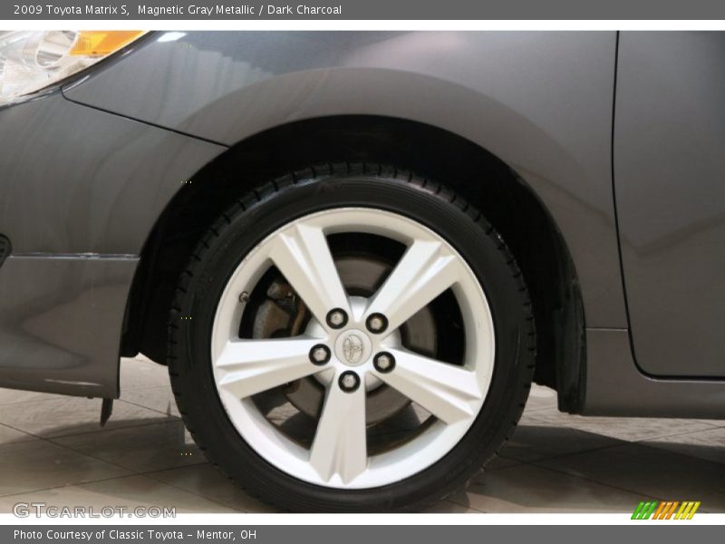 Magnetic Gray Metallic / Dark Charcoal 2009 Toyota Matrix S