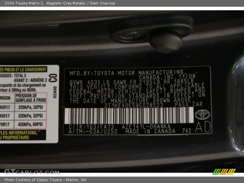 Magnetic Gray Metallic / Dark Charcoal 2009 Toyota Matrix S