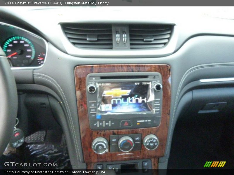 Tungsten Metallic / Ebony 2014 Chevrolet Traverse LT AWD