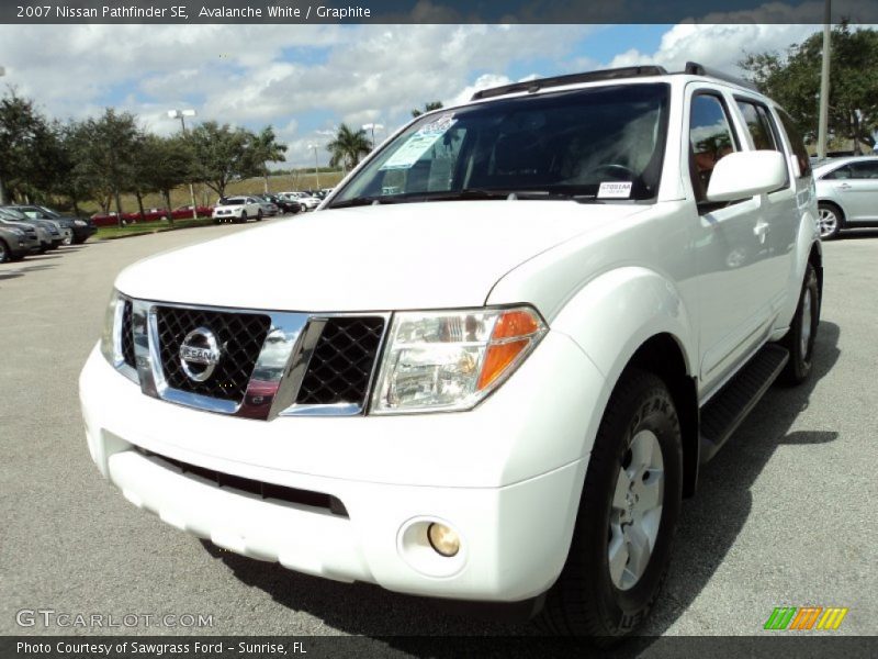 Avalanche White / Graphite 2007 Nissan Pathfinder SE