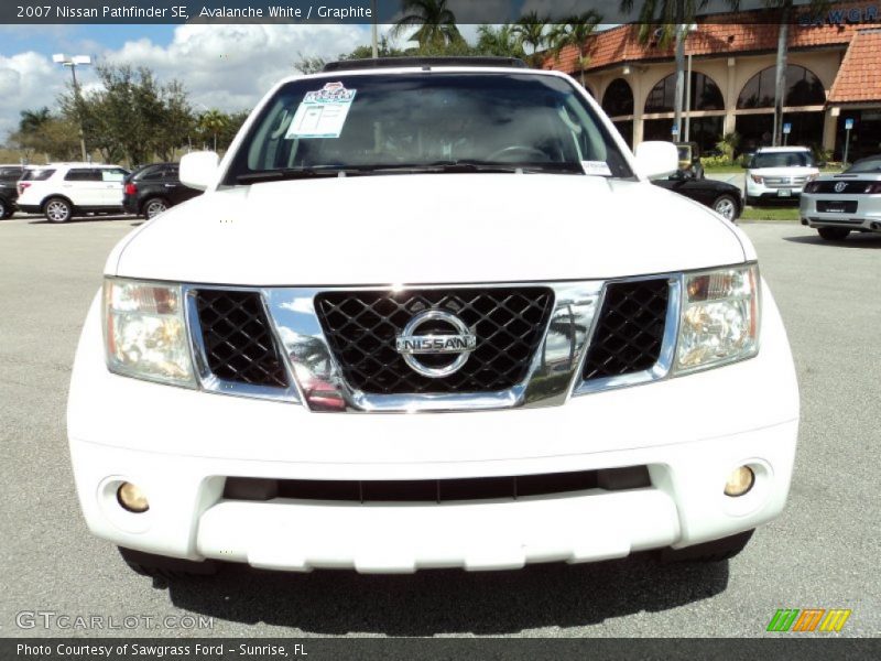 Avalanche White / Graphite 2007 Nissan Pathfinder SE