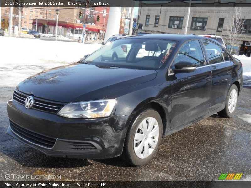 Front 3/4 View of 2013 Jetta SE Sedan