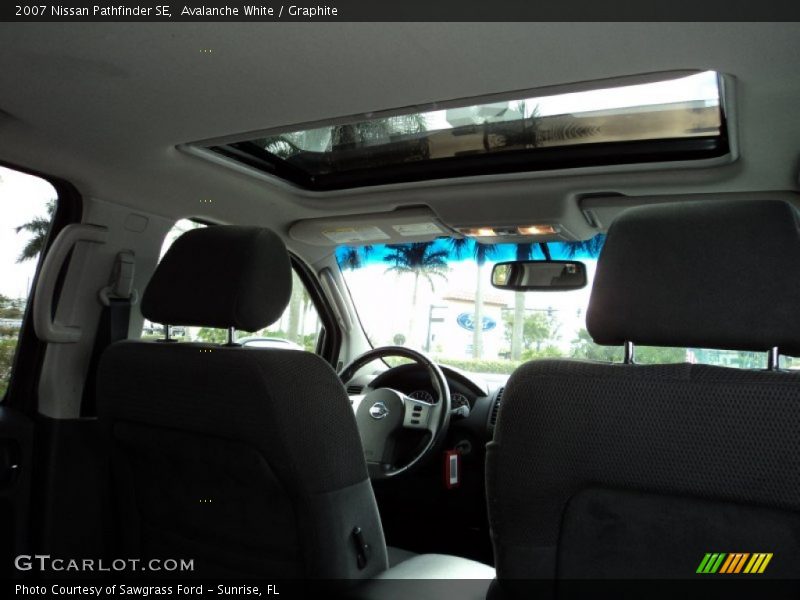 Avalanche White / Graphite 2007 Nissan Pathfinder SE