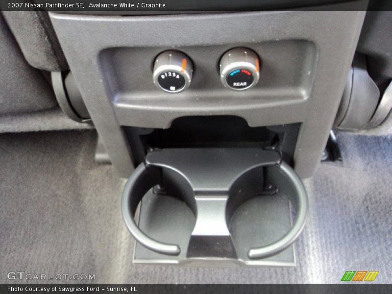 Avalanche White / Graphite 2007 Nissan Pathfinder SE