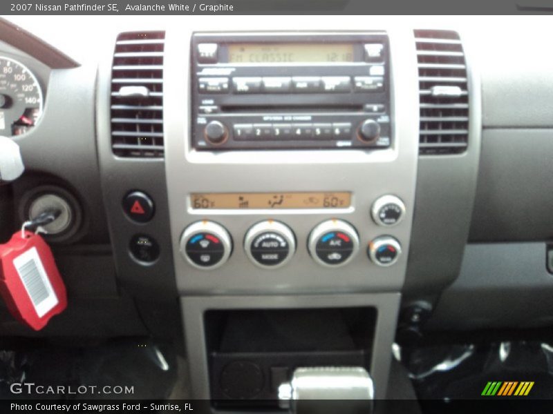 Avalanche White / Graphite 2007 Nissan Pathfinder SE