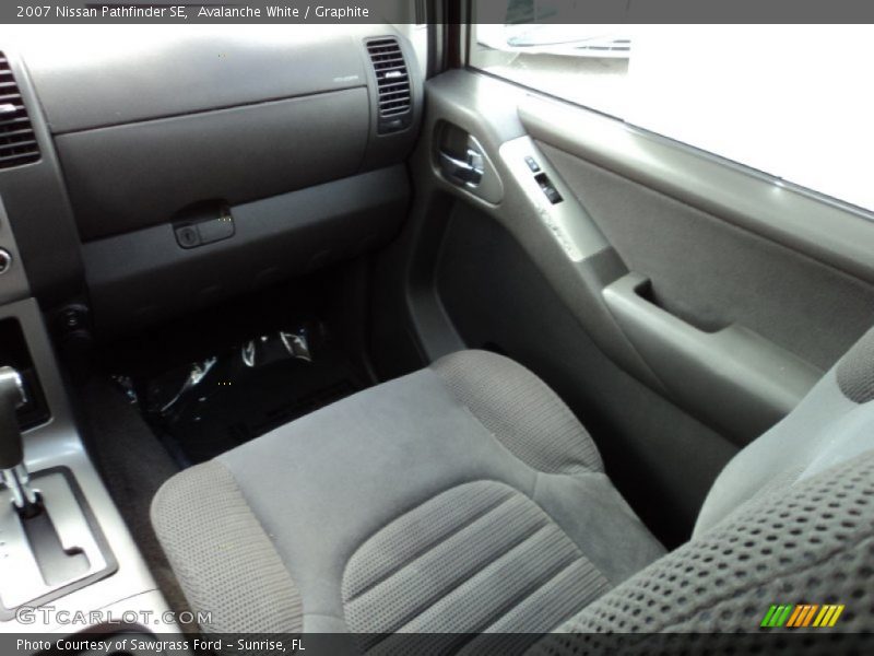 Avalanche White / Graphite 2007 Nissan Pathfinder SE