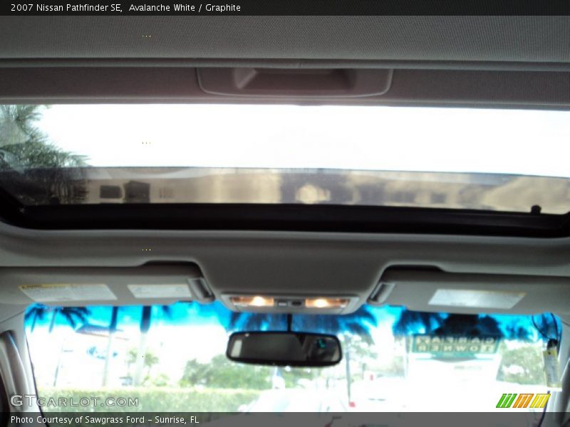 Avalanche White / Graphite 2007 Nissan Pathfinder SE