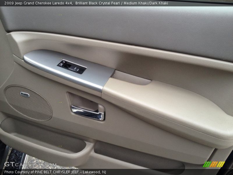 Brilliant Black Crystal Pearl / Medium Khaki/Dark Khaki 2009 Jeep Grand Cherokee Laredo 4x4