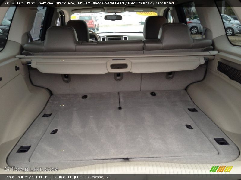 Brilliant Black Crystal Pearl / Medium Khaki/Dark Khaki 2009 Jeep Grand Cherokee Laredo 4x4