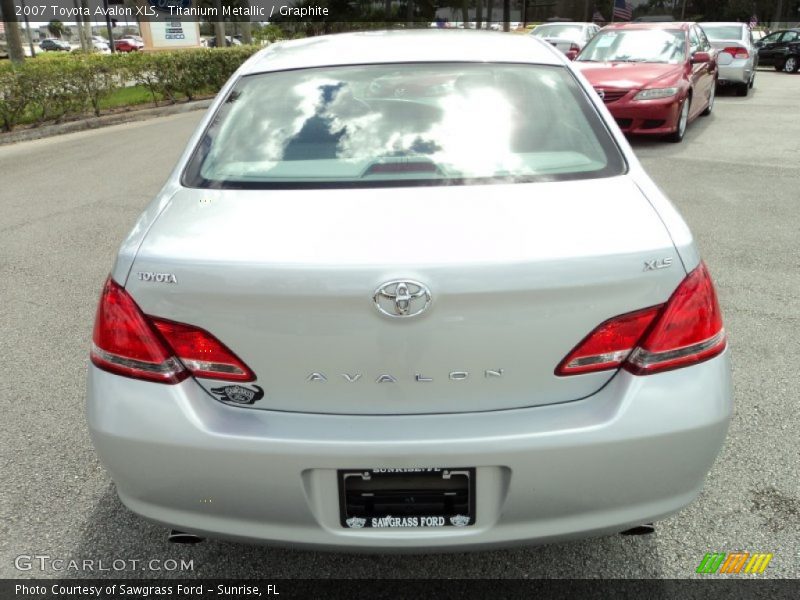 Titanium Metallic / Graphite 2007 Toyota Avalon XLS