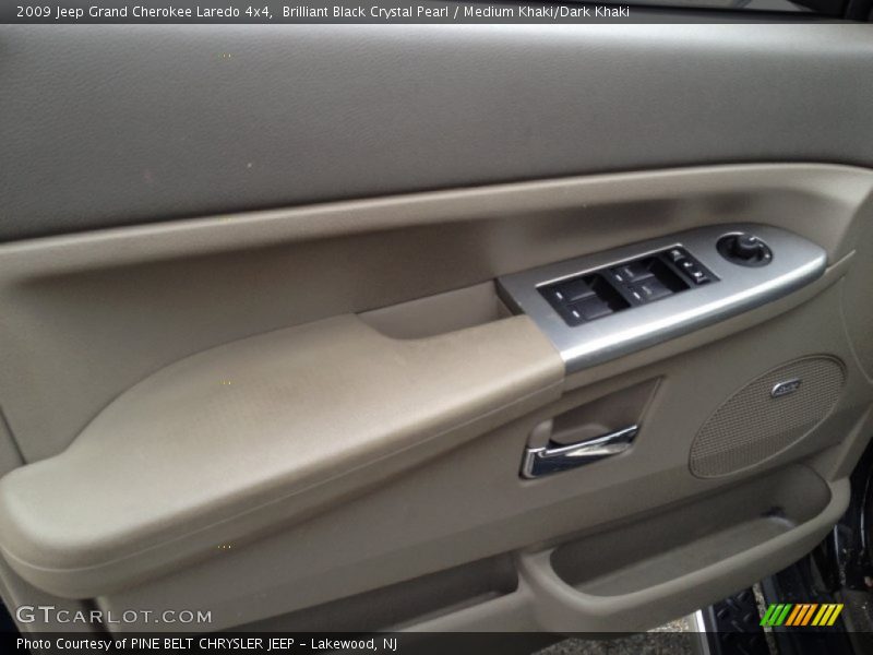Brilliant Black Crystal Pearl / Medium Khaki/Dark Khaki 2009 Jeep Grand Cherokee Laredo 4x4