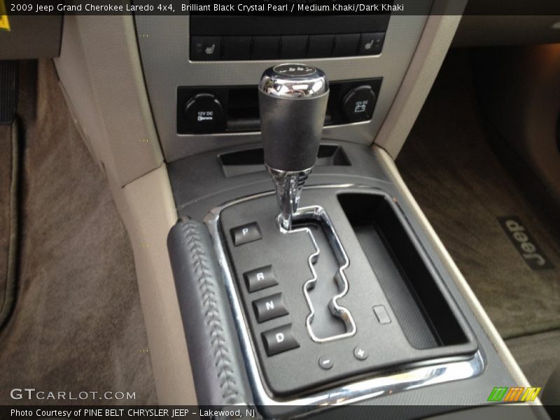 Brilliant Black Crystal Pearl / Medium Khaki/Dark Khaki 2009 Jeep Grand Cherokee Laredo 4x4