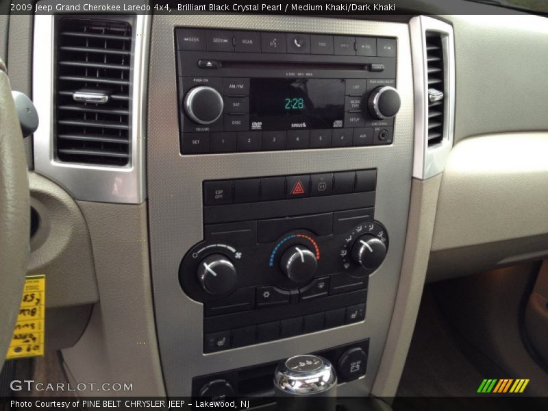 Brilliant Black Crystal Pearl / Medium Khaki/Dark Khaki 2009 Jeep Grand Cherokee Laredo 4x4