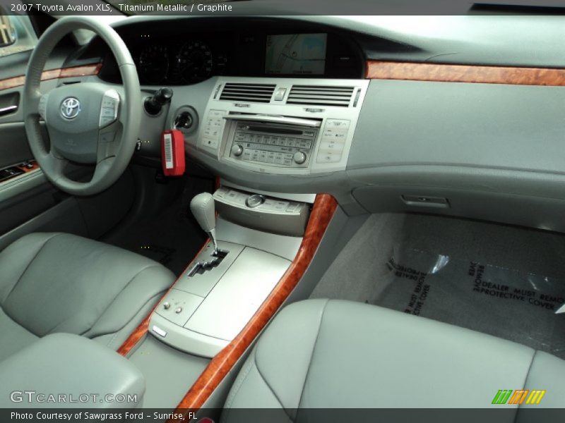 Titanium Metallic / Graphite 2007 Toyota Avalon XLS