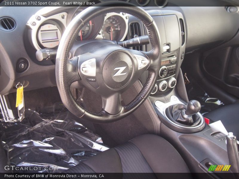 Pearl White / Black 2011 Nissan 370Z Sport Coupe