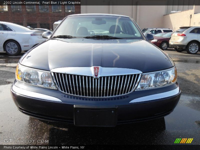 Pearl Blue / Light Graphite 2002 Lincoln Continental