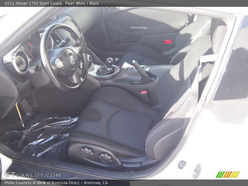 Pearl White / Black 2011 Nissan 370Z Sport Coupe