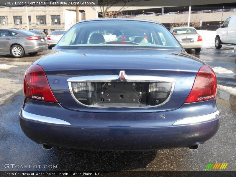 Pearl Blue / Light Graphite 2002 Lincoln Continental