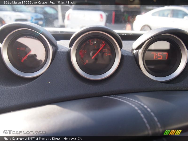 Pearl White / Black 2011 Nissan 370Z Sport Coupe