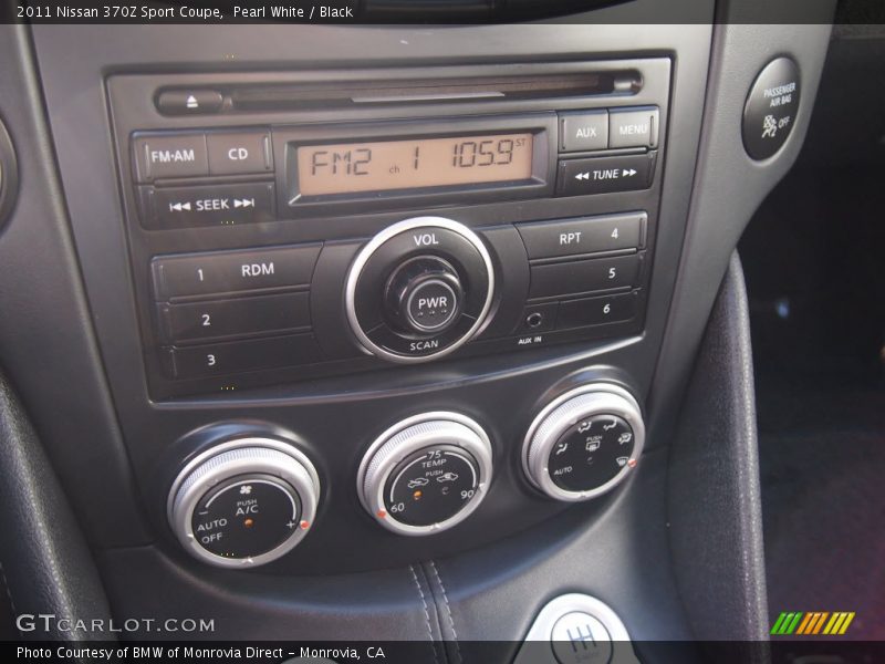 Pearl White / Black 2011 Nissan 370Z Sport Coupe
