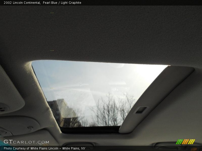 Pearl Blue / Light Graphite 2002 Lincoln Continental