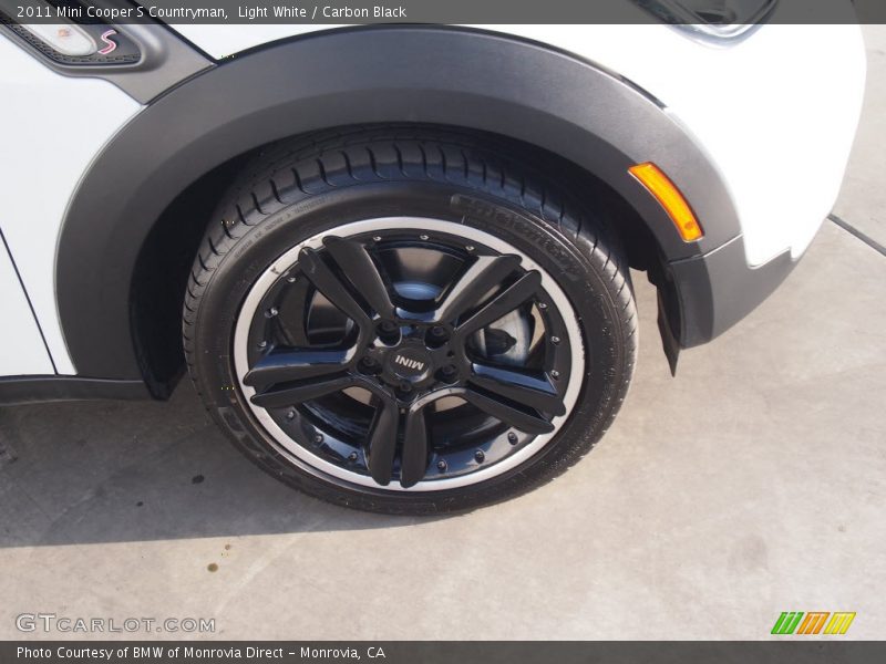 Light White / Carbon Black 2011 Mini Cooper S Countryman