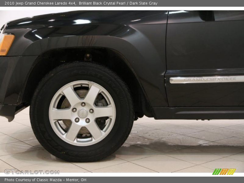 Brilliant Black Crystal Pearl / Dark Slate Gray 2010 Jeep Grand Cherokee Laredo 4x4