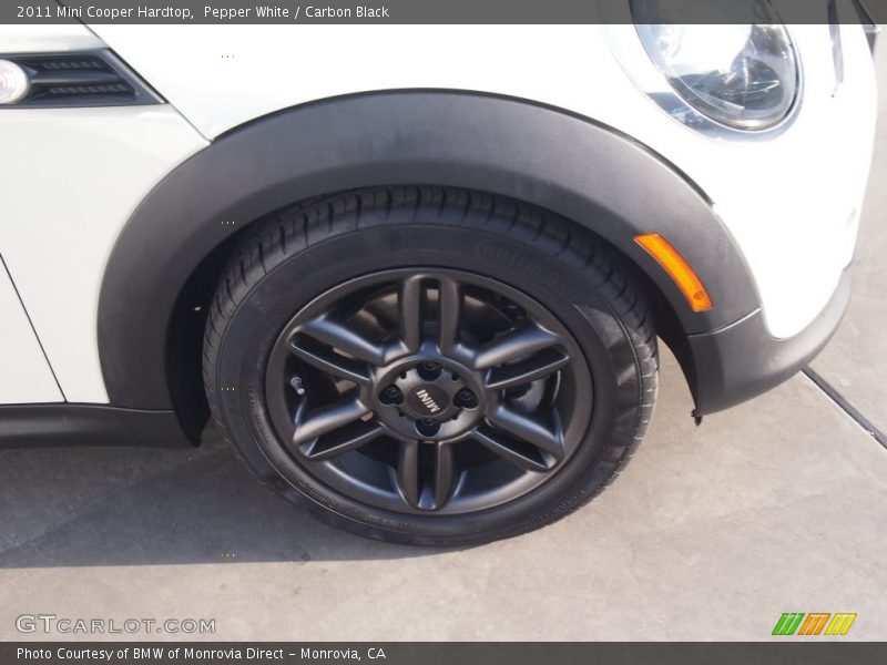 Pepper White / Carbon Black 2011 Mini Cooper Hardtop