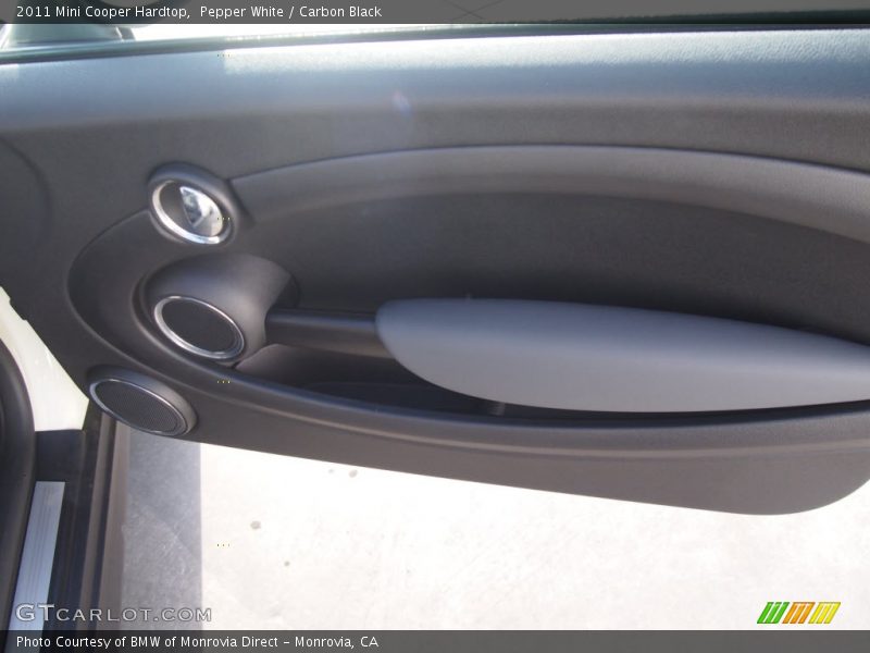 Pepper White / Carbon Black 2011 Mini Cooper Hardtop
