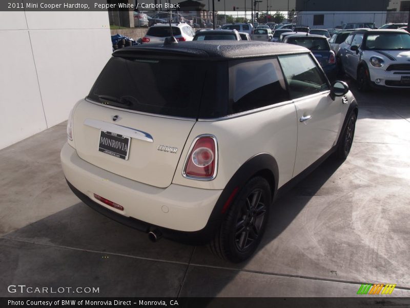 Pepper White / Carbon Black 2011 Mini Cooper Hardtop