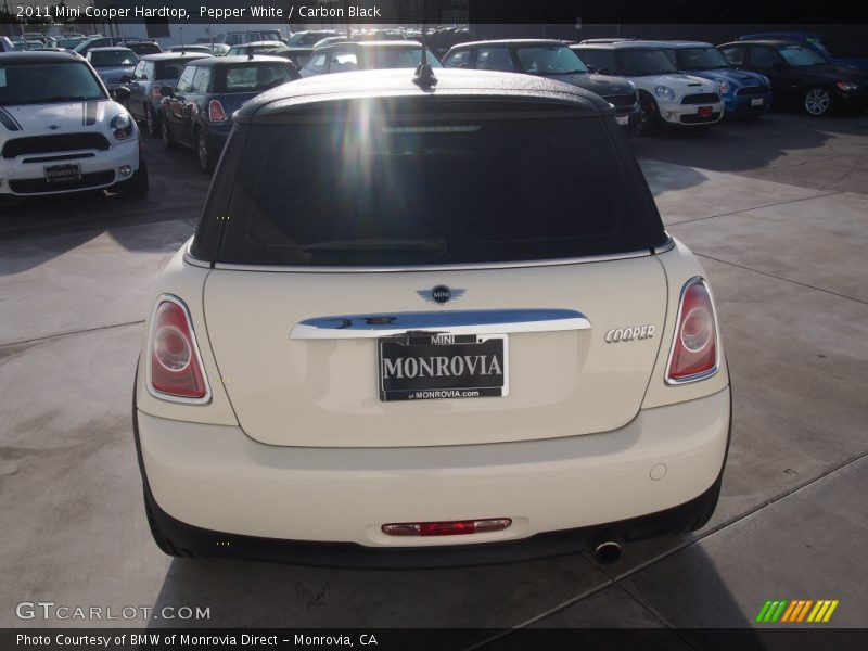 Pepper White / Carbon Black 2011 Mini Cooper Hardtop