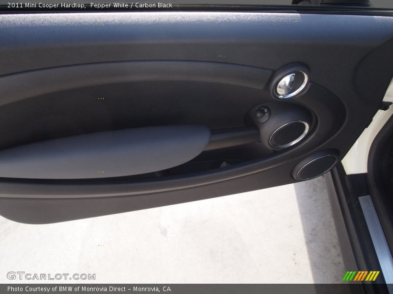 Pepper White / Carbon Black 2011 Mini Cooper Hardtop