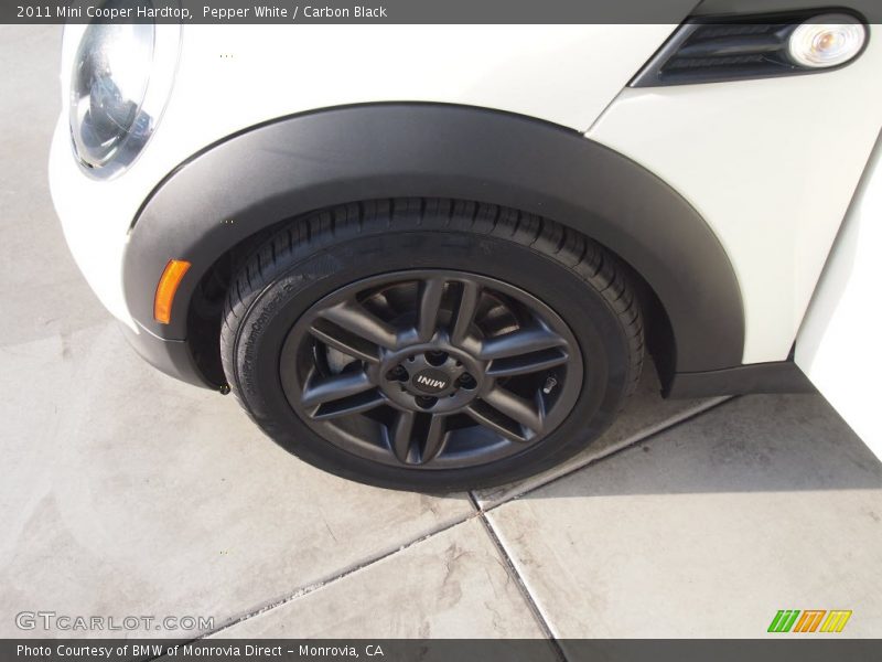 Pepper White / Carbon Black 2011 Mini Cooper Hardtop