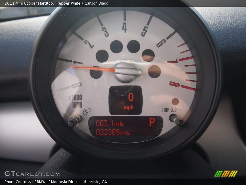 Pepper White / Carbon Black 2011 Mini Cooper Hardtop