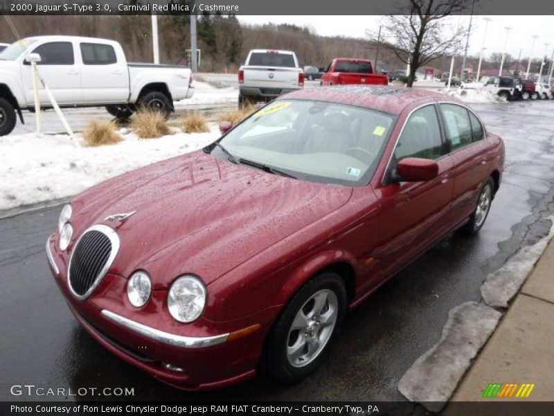 Front 3/4 View of 2000 S-Type 3.0