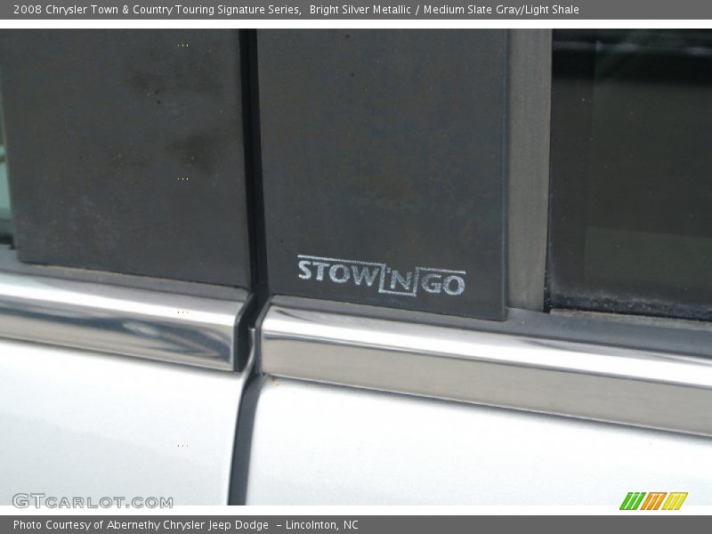 Bright Silver Metallic / Medium Slate Gray/Light Shale 2008 Chrysler Town & Country Touring Signature Series