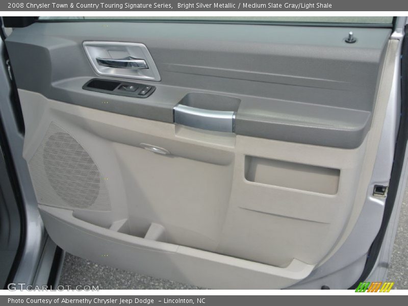 Bright Silver Metallic / Medium Slate Gray/Light Shale 2008 Chrysler Town & Country Touring Signature Series