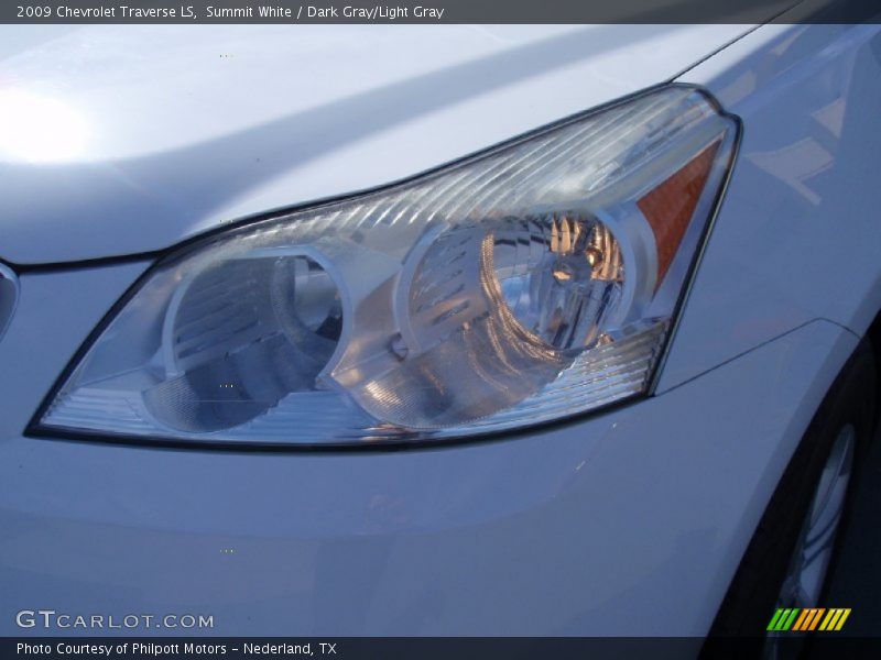 Summit White / Dark Gray/Light Gray 2009 Chevrolet Traverse LS