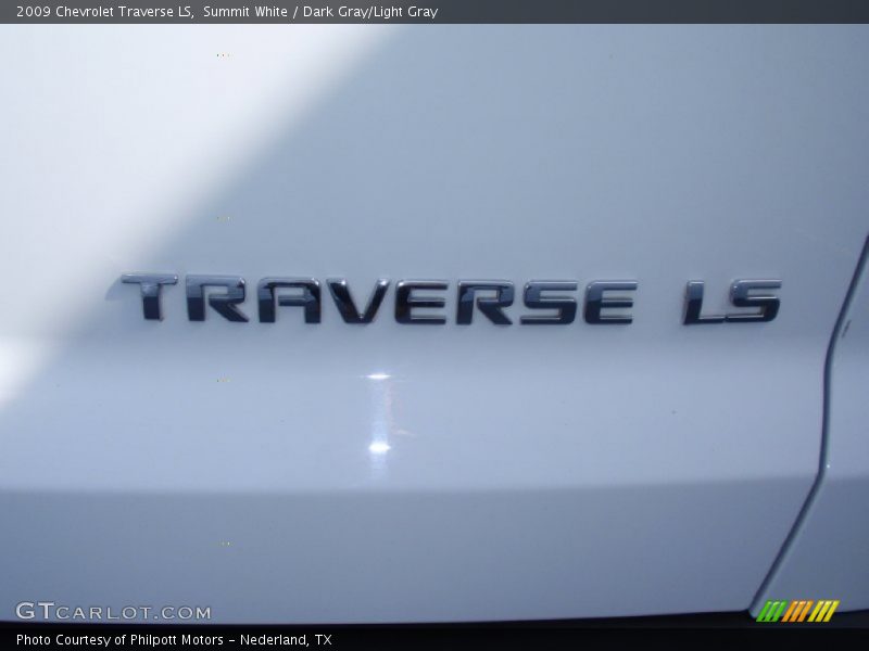 Summit White / Dark Gray/Light Gray 2009 Chevrolet Traverse LS
