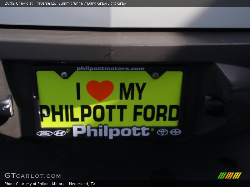 Summit White / Dark Gray/Light Gray 2009 Chevrolet Traverse LS