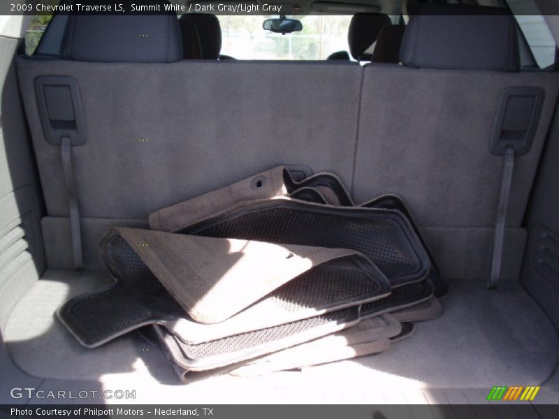 Summit White / Dark Gray/Light Gray 2009 Chevrolet Traverse LS