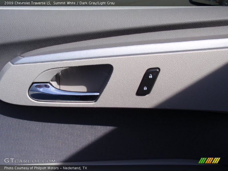 Summit White / Dark Gray/Light Gray 2009 Chevrolet Traverse LS