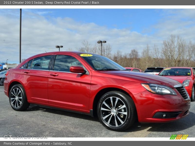 Front 3/4 View of 2013 200 S Sedan