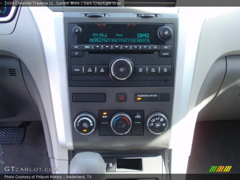 Summit White / Dark Gray/Light Gray 2009 Chevrolet Traverse LS