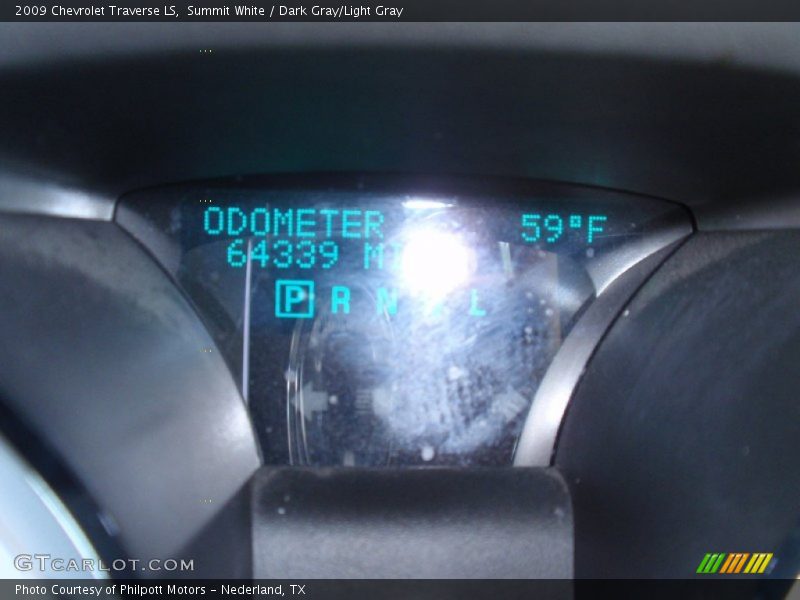 Summit White / Dark Gray/Light Gray 2009 Chevrolet Traverse LS