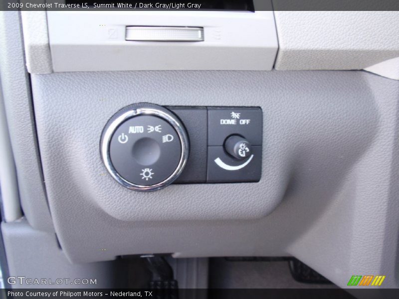 Summit White / Dark Gray/Light Gray 2009 Chevrolet Traverse LS